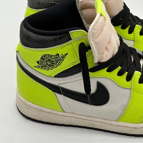 AIR JORDAN 1 RETRO HIGH OG VOLT/BLACK VISIONAIRE SIZE 9 - Picture 2 of 16
